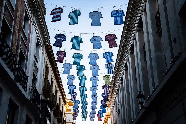 LaLiga y el Ayuntamiento de Madrid. Exposición camisetas 4. Junio 2020