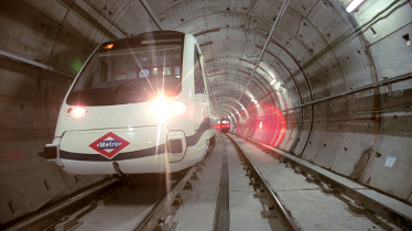 Metro de Madrid revisa su cuenta de medios