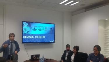 Los medios convencionales siguen teniendo un papel de peso en los consumidores españoles