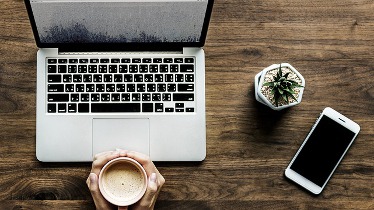 Los directores de marketing opinan sobre la retención de clientes en un estudio de IE University