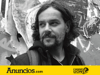 Jon Lavin escribe sobre 'Fake News Stand'