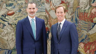 Roger Lynch, CEO global de Condé Nast, recibido en audiencia real