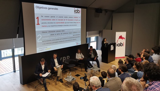 Un 42,3% de los usuarios de plataformas de TV de pago aceptarían publicidad a cambio de una rebaja en el precio de la suscripción