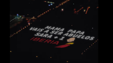 Iberia felicita la Navidad con mensajes gigantes y creatividad de Ogilvy