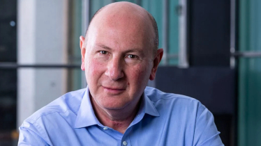 El presidente y CEO mundial de Mediacom, Stephen Allan, sale de la compañía