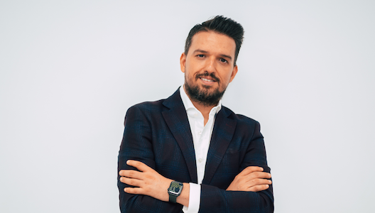 Room Mate Group promociona a  Yeyo Ballesteros como director de comunicación