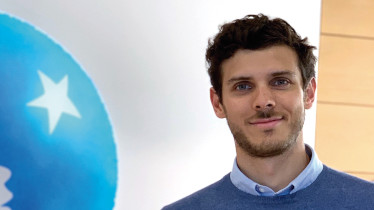 Marco Brazzoduro, director de marketing global de bebidas de Danone, en el último número de ‘Anuncios’