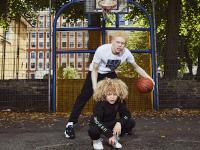Foot Locker: una cantante ‘queer' y un modelo albino para su nueva campaña