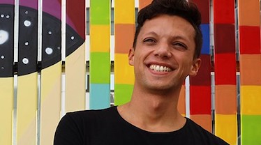 Full Moon Group ficha al director de arte Eduardo López