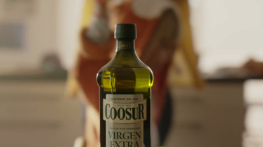 Coosur elige a Pingüino Torreblanca y a La Pequeña Fábrica para su nueva campaña