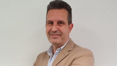 V1, consultora de marketing de Adgravity, inicia su expansión