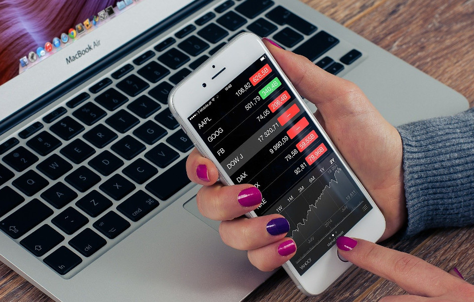 Las ventas online crecen once veces más rápido que las físicas