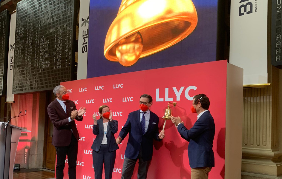LLYC se estrena en bolsa con una subida del 32%