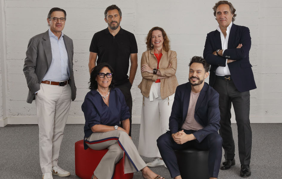 Marta Aguirrezábal y Pedro Calderón salen de China