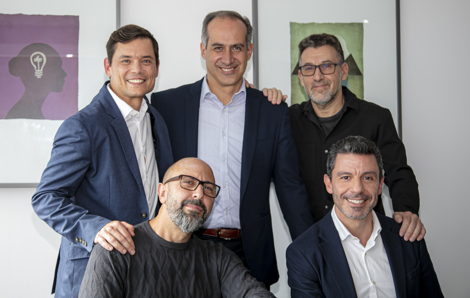 LLYC compra la agencia mexicana Beso