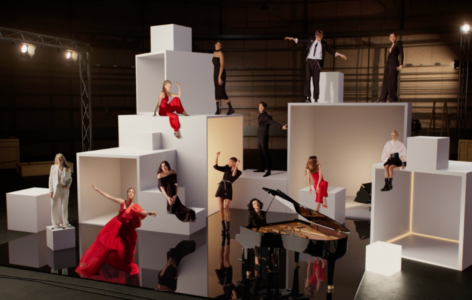 Cartier y Publicis Luxe celebran la Navidad con un coro lleno de celebridades