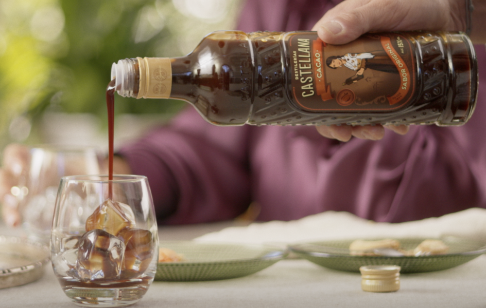 Pingüino Torreblanca firma la campaña de una nueva marca de Bean Suntory