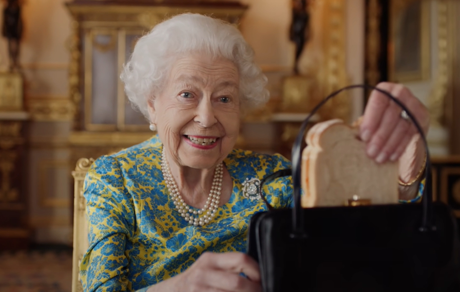La faceta publicitaria de la reina Isabel II