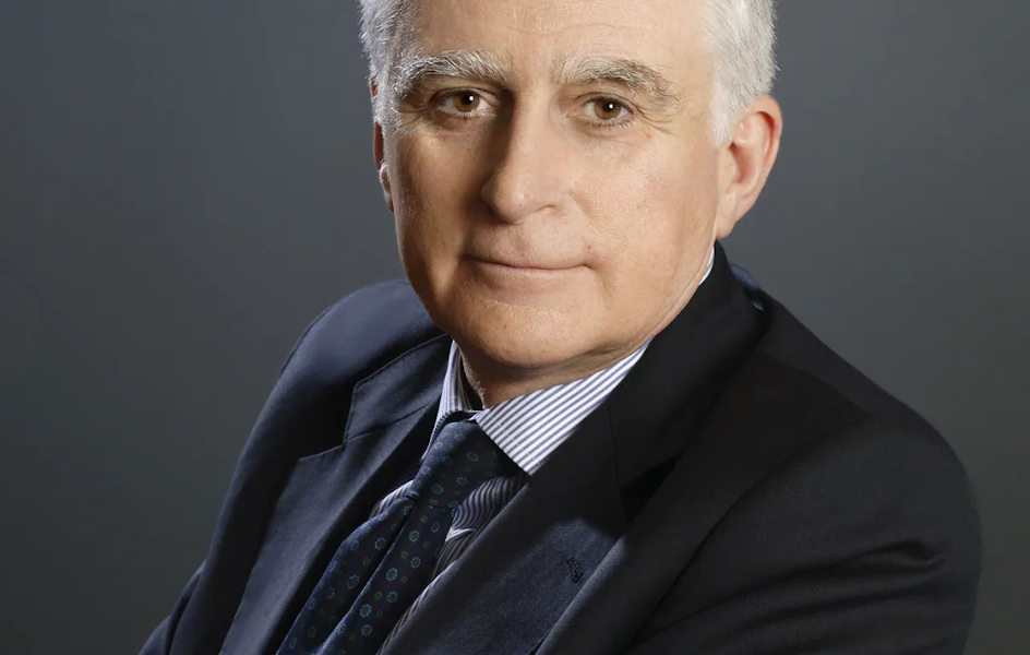 El mercado da por hecho la salida de Paolo Vasile, aunque Mediaset lo desmiente