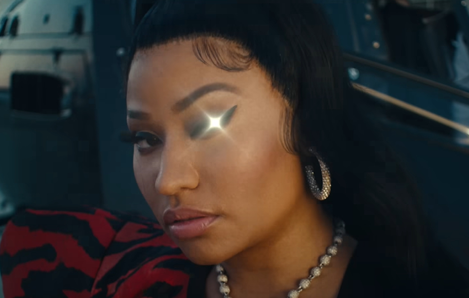 Varias 'celebrities' animan el spot de lanzamiento de 'Call of Duty' a ritmo militar