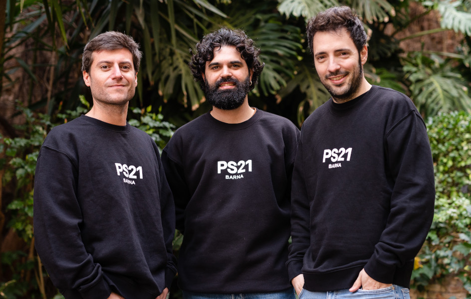 PS21 Barna realiza tres fichajes