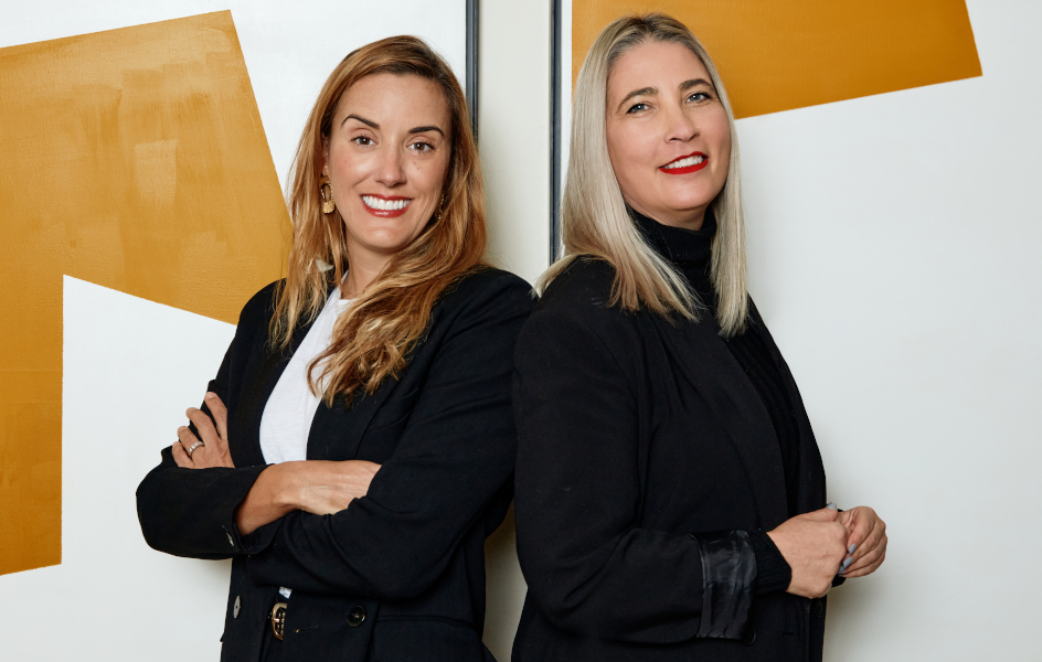 Raquel Serón y Carla Alexander, codirectoras generales de Burns tras la salida de Gonzaga Ayllón