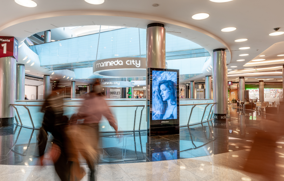 JCDecaux lleva la compra programática a su circuito de centros comerciales