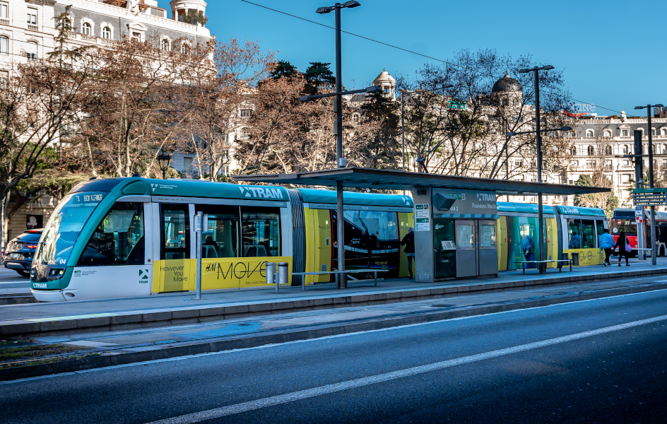 JCDecaux se hace con la gestión de la publicidad en la red de tranvía de Barcelona