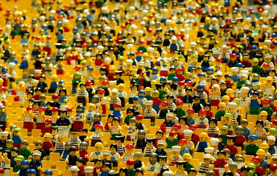 Lego revisa su cuenta mundial de medios