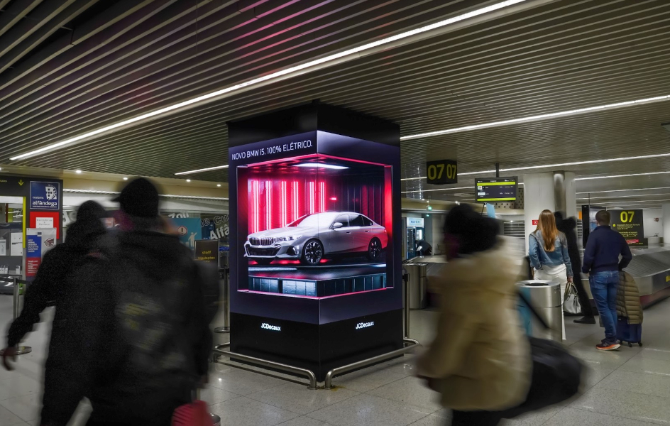 El BMW i5 cobra vida en Portugal con una sorprendente pantalla anamórfica 3D