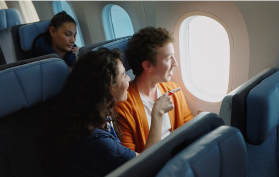 Pingüino Torreblanca firma su primer trabajo para Air Europa