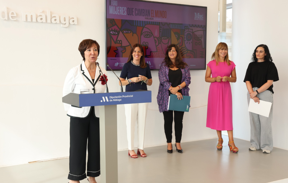 Un momento de la rueda de prensa. Un momento de la rueda de prensa.