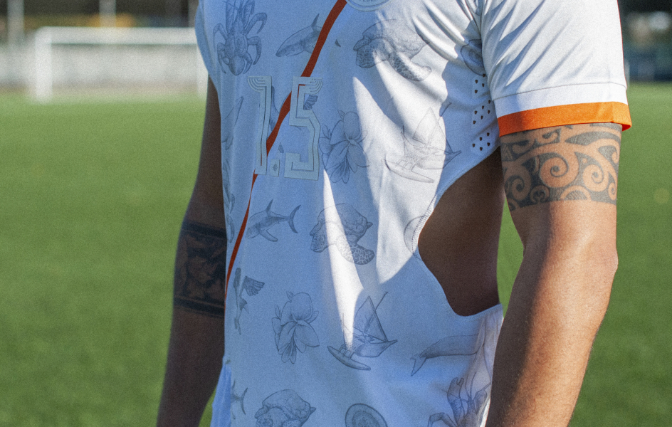 Esta camiseta de fútbol se desvanece… y tiene argumentos para ello