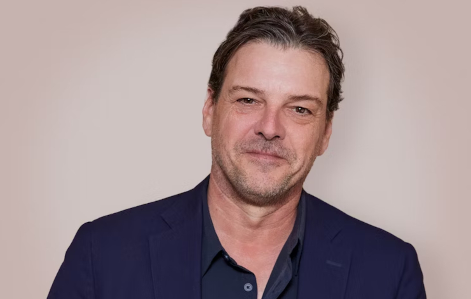 Nick Lawson sale de EssenceMediacom
