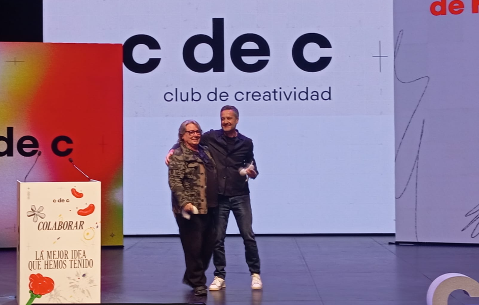 Dani Ilario, a la izquierda, y Alberto Astorga reciben el CdeC de Honor Dani Ilario, a la izquierda, y Alberto Astorga reciben el CdeC de Honor