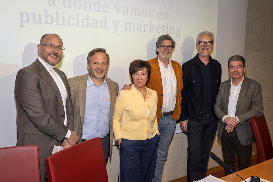 ‘Anuncios’ reunió a la profesión en un acto de despedida a David Torrejón