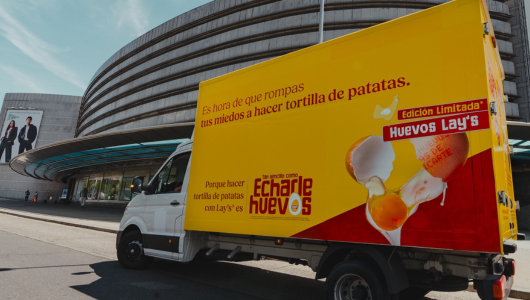 Lays camion huevos y patatas