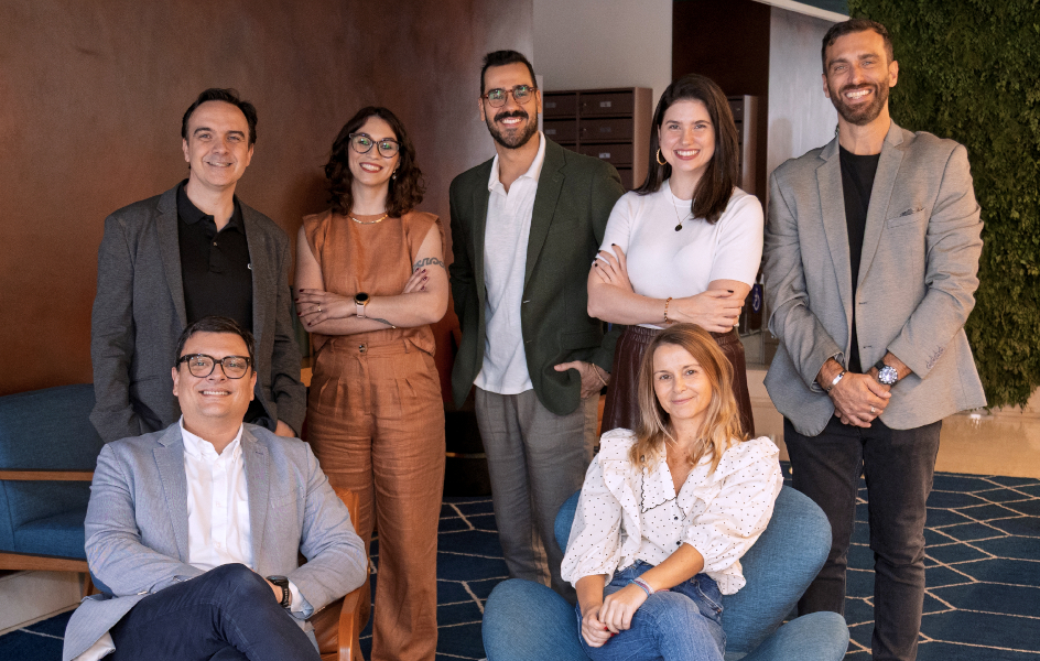 LLYC realiza una compra en Brasil