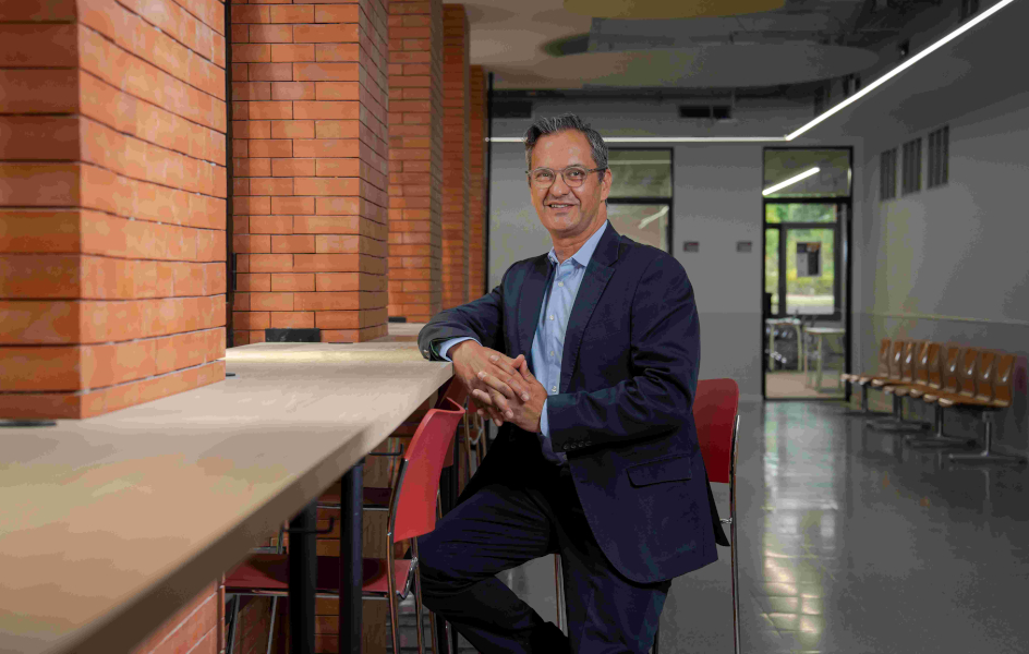 Javier Viroomal, director comercial y de marketing del grupo educativo UAX