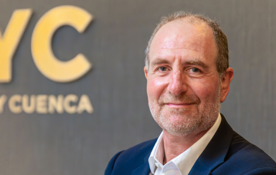 LLYC ficha a Enric Hernández como ‘senior advisor’ para reforzar su presencia en Cataluña