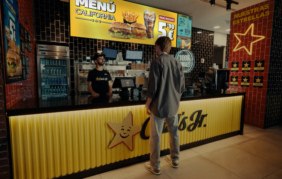 Jesús Cubero y Pingüino Torreblanca son los artífices de la nueva campaña de Carl’s Jr.