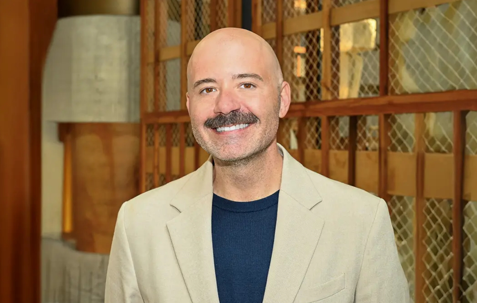 Grant Toups, de Burson a Hotwire como CEO mundial