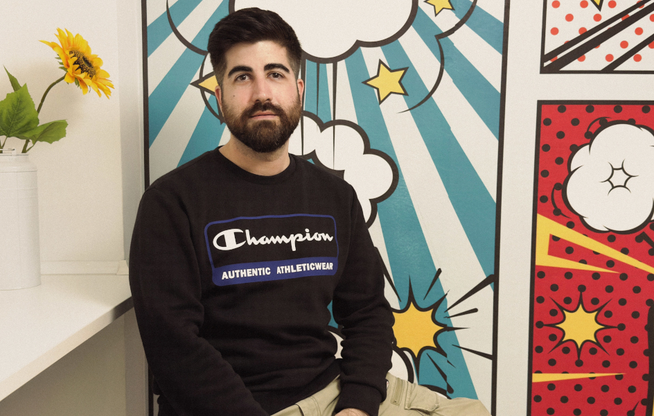 Carlos Pajarón se incorpora a Smilebrand como diseñador gráfico