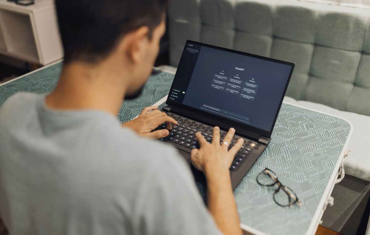 Anunciarse en ChatGPT podría costar hasta el triple que en Meta