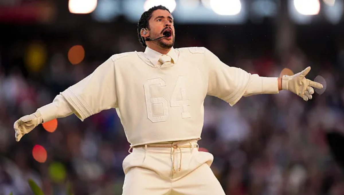 Un momento de la actuación de Bad Bunny en la Super Bowl.