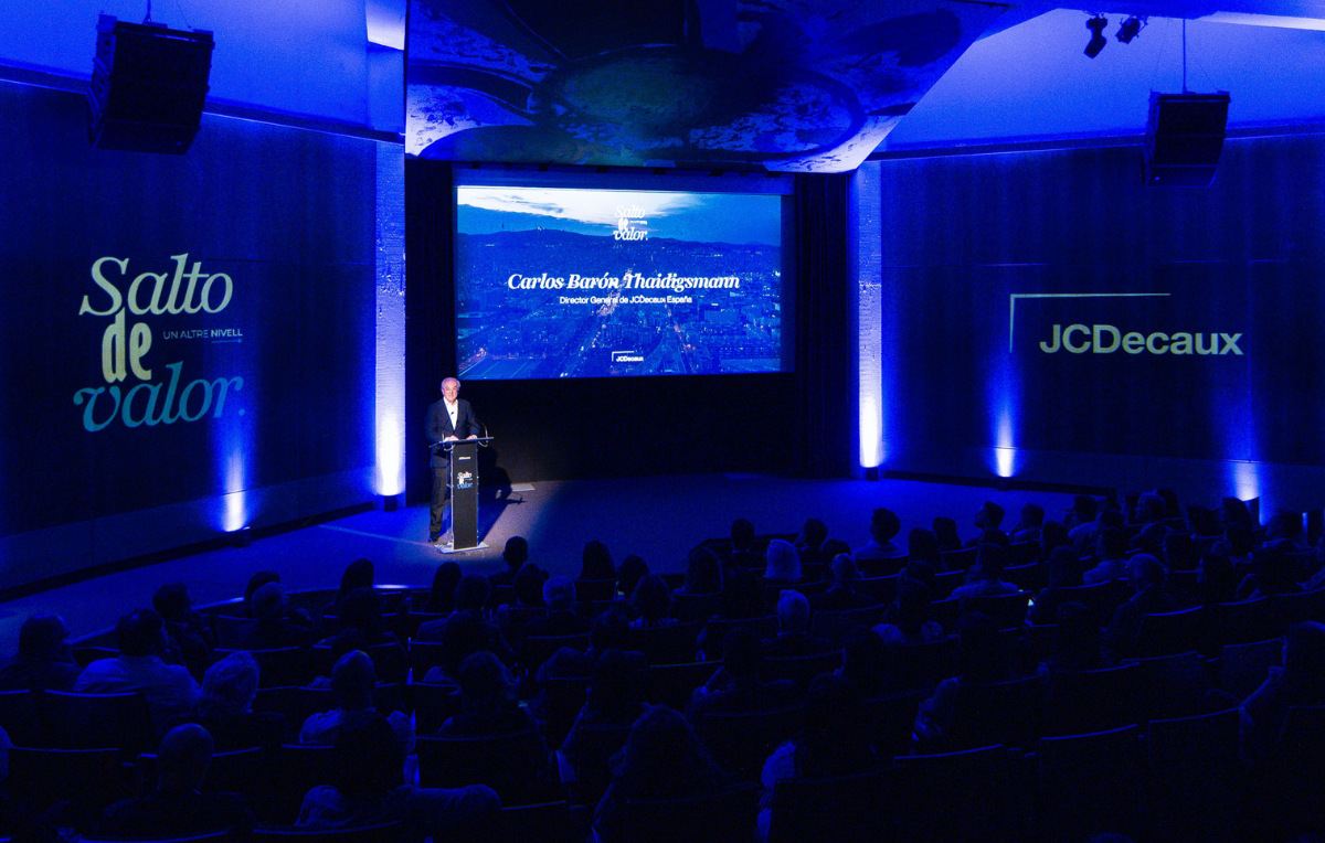 JCDecaux presentó su proyecto para Barcelona tras recuperar la gestión del mobiliario urbano