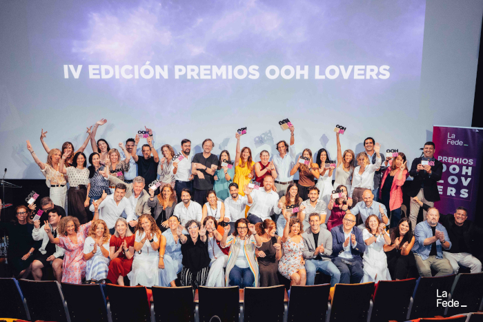 Foto de familia de todos los ganadores y jurados