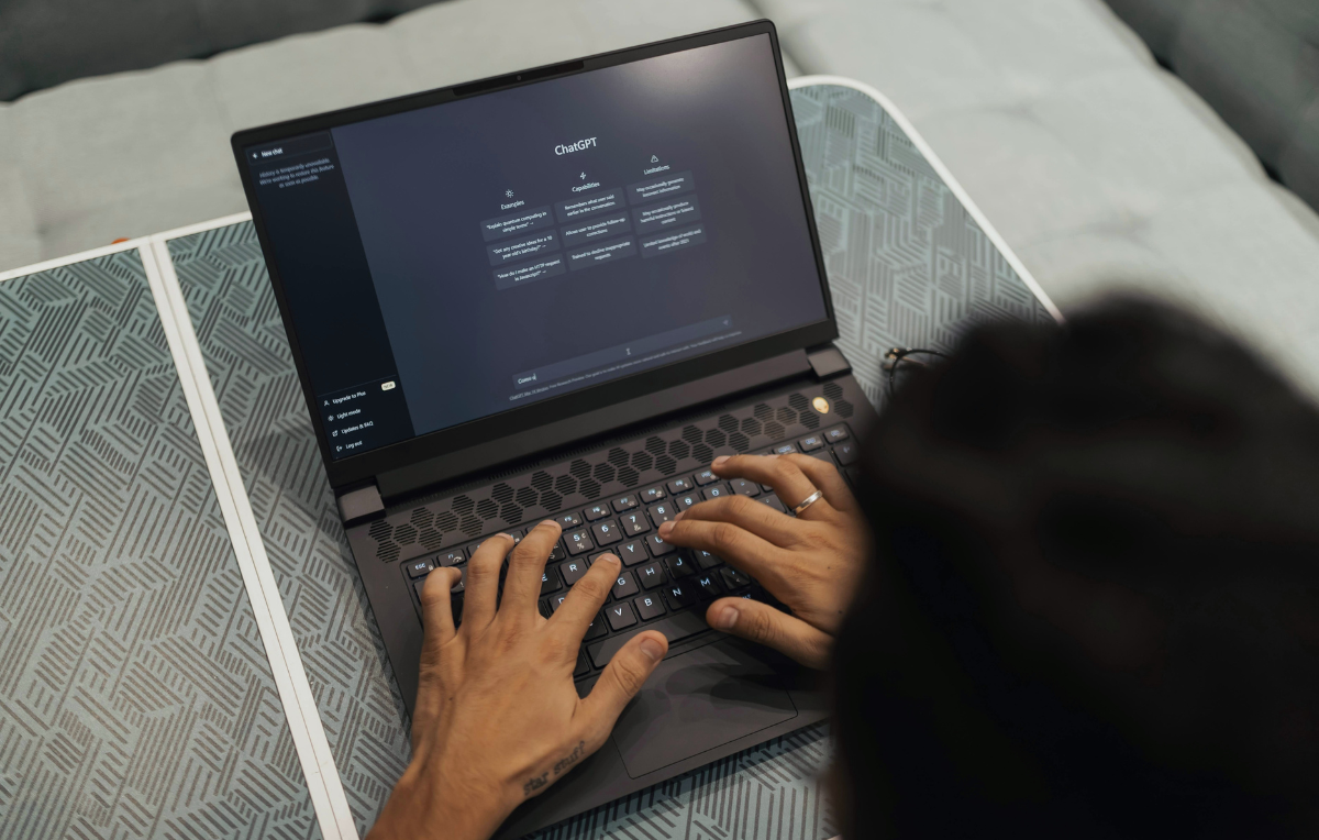 La ambición de OpenAI: que la publicidad en ChatGPT combine lo mejor de Google y Meta