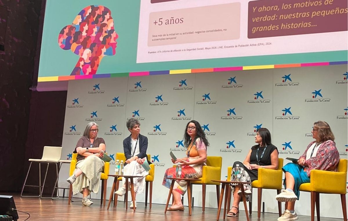 Un momento de la charla entre Mar Deus, Silvia Iranzo, Raquel López, Eva Portela, Victoria Scarpato.