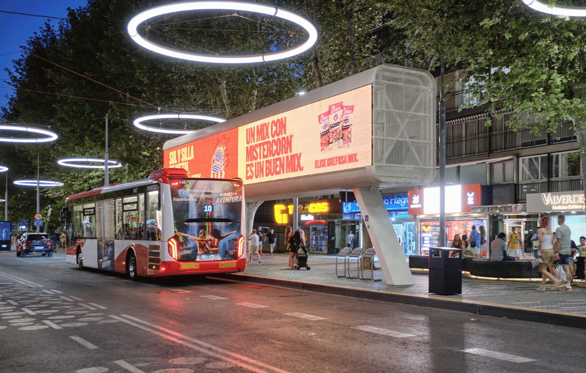 Exterior Plus suma su mobiliario urbano a la compra programática